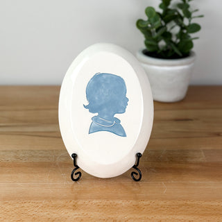 Classic Clay Heirloom Silhouette with Plate Stand