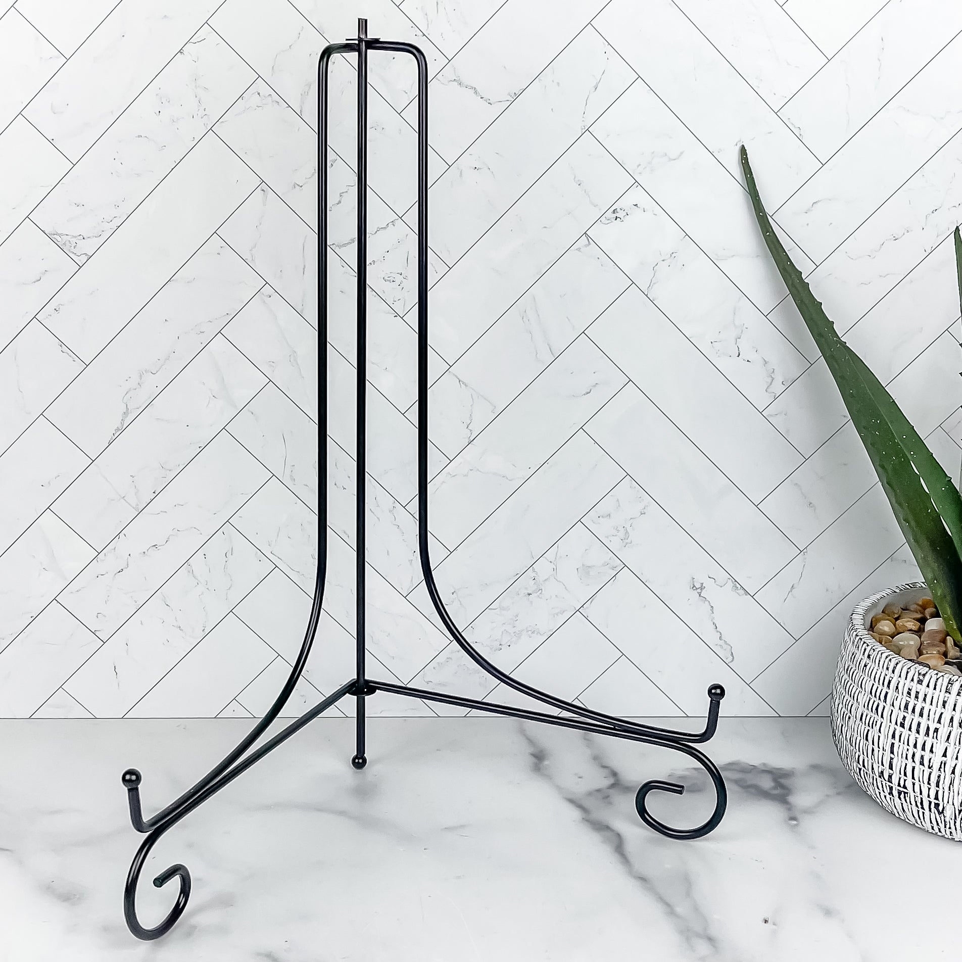 Black Extra Large Plate Stand (15)